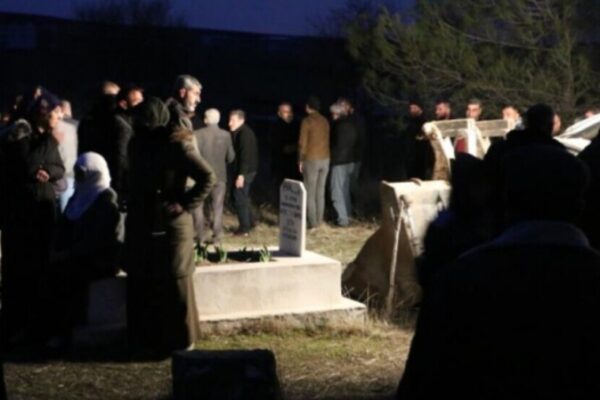 Похоронен мужчина, совершивший самосожжение в знак протеста из-за изоляции