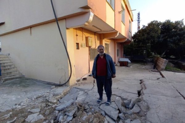 Фермер в Антакье: землетрясение разрушило мой многолетний труд