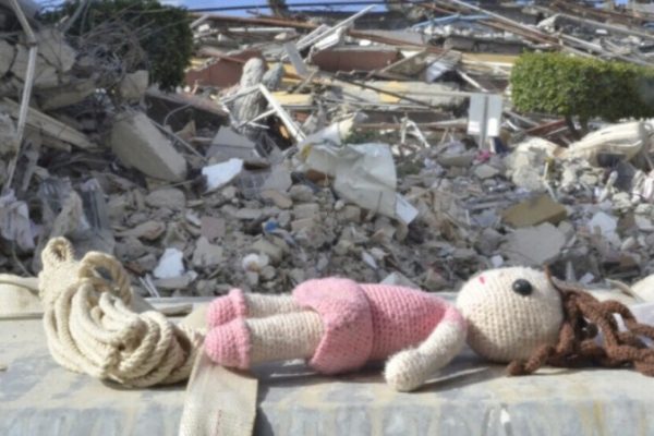 В больнице остаются 322 ребенка, переживших землетрясение в Курдистане и Турции