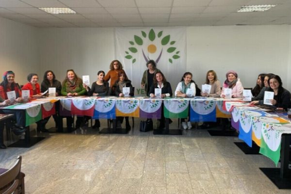 Активистки Зеленой левой партии собрались в Дюссельдорфе для подготовки к выборам