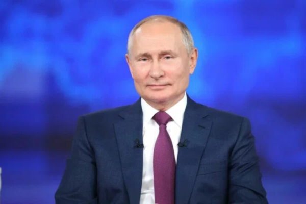 Путин поздравил военных с освобождением Артемовска