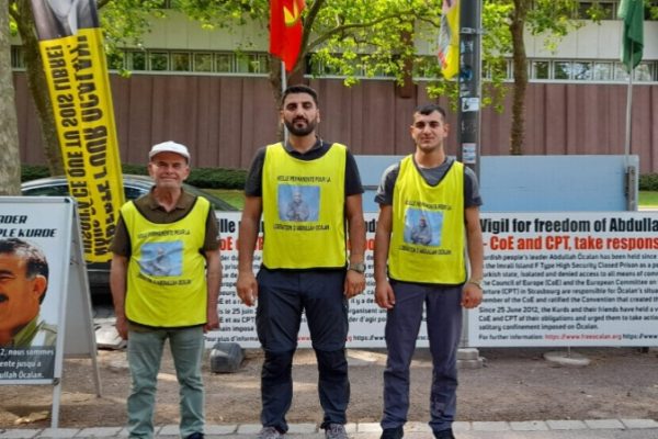 На этой неделе пикет в поддержку Оджалана проведет делегация из Крея