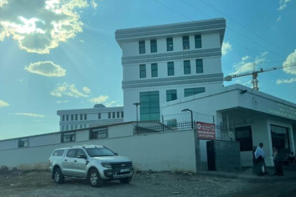 Семьи забрали тела погибших в Лидже курдских партизан