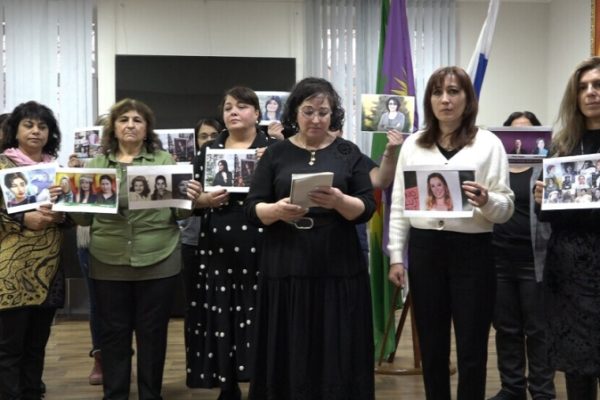 Курдские женщины в России протестуют в отношении насилия