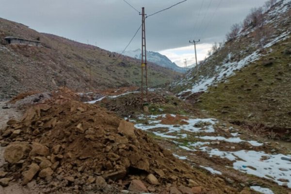 Братская могила превратилась в свалку мусора