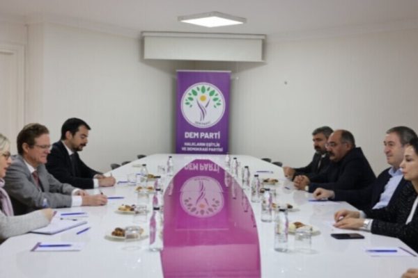 Делегация ЕС в Турции встретилась с представителями ПНРД в Анкаре