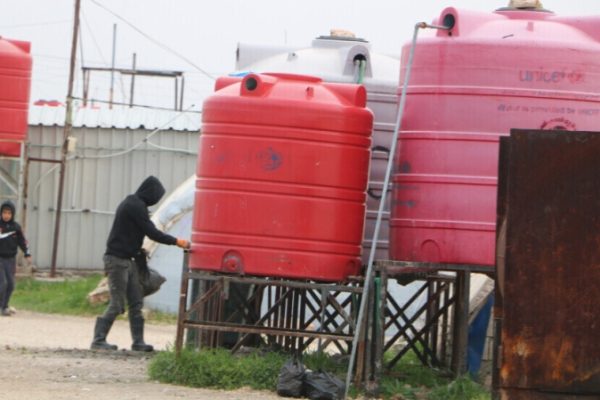Реакция на решение ЮНИСЕФ прекратить раздачу питьевой воды в кантоне Шахба