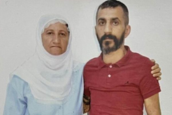 Мать, навещавшую сына-заключенного, заставили говорить на турецком