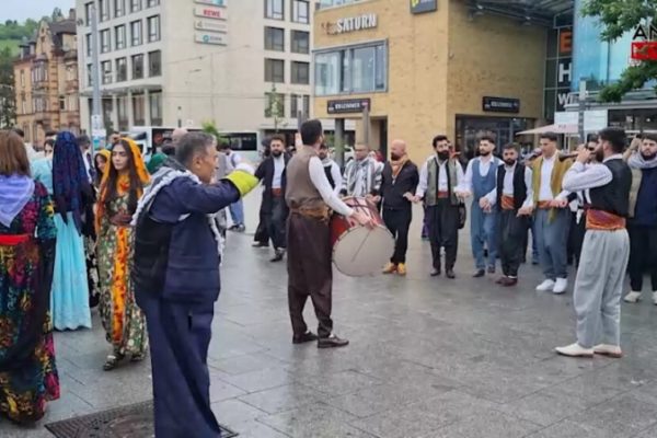 Фестиваль фольклорного танца Курдистана начался в Эсслингене