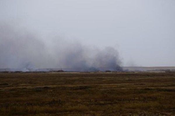 Турецкие оккупанты бомбят деревни Манбиджа и уничтожают сельскохозяйственные поля