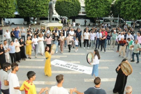 Музыканты попали в тюрьму за курдские песни на свадьбе в Джоламерге