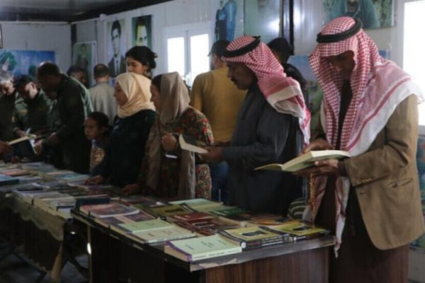 В лагере «Вашукани» прошла выставка книг и фотоснимков Абдуллы Оджалана