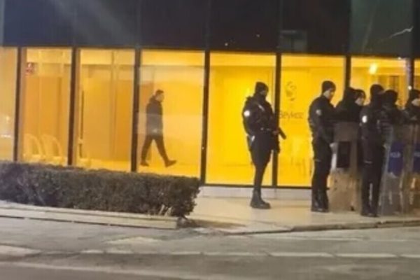 Мэр района Бейкоз Стамбула от НРП заключён под стражу