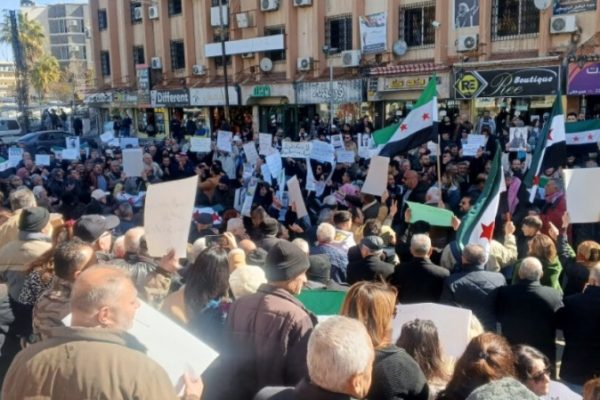 Жители Сувейды вышли на протест против иностранного вмешательства