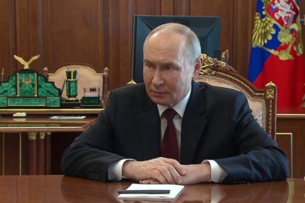 Путин объявил пасхальное перемирие