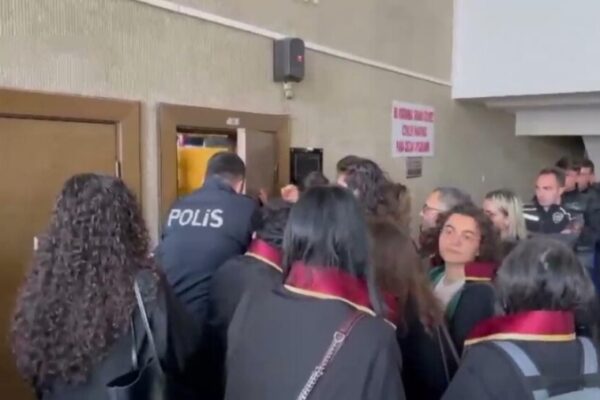 В Анкаре продолжается суд по делу о похищении езидской девочки боевиками ИГИЛ