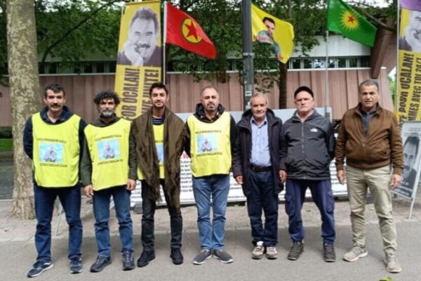 Участники пикета в Страсбурге призывают Европу поддержать инициативу Оджалана