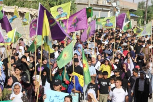 Жители лагеря «Махмур» организовали массовый марш против блокады и арестов