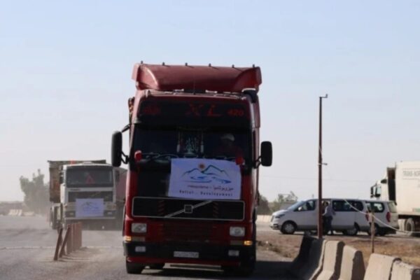 Ассоциация Месопотамии отправила третий гуманитарный конвой из Табки к побережью