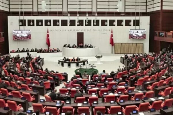 Парламент одобрил 10-й пакет судебных реформ с исключением ряда спорных положений