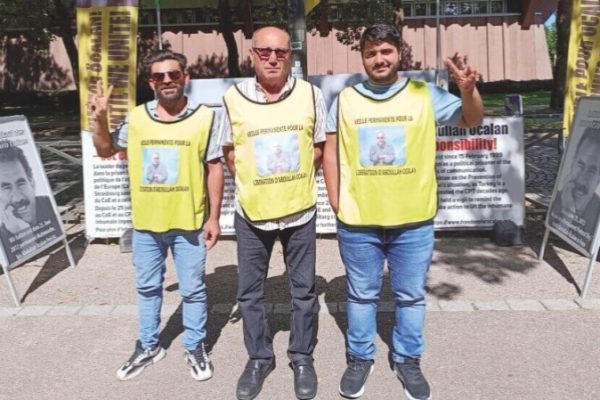 686-я неделя пикета в поддержку Оджалана в Страсбурге