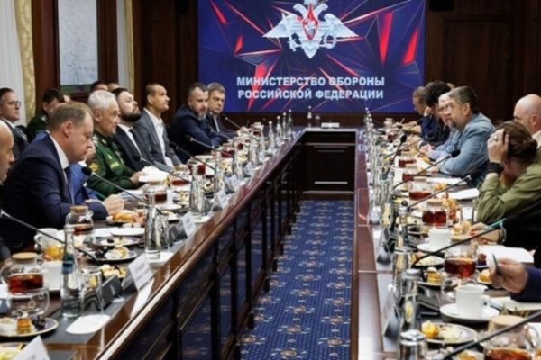 Белоусов обсудил с военными корреспондентами поддержку СВО и разработки в области БПЛА