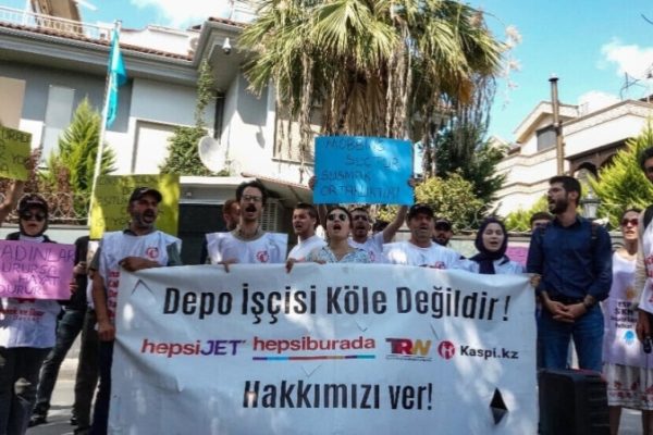 Рабочие HepsiJet продолжают забастовку