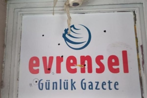 Вооруженное нападение на редакцию газеты Evrensel в Измире