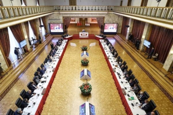 На этой неделе парламентская комиссия по курдскому вопросу заслушает аналитические центры