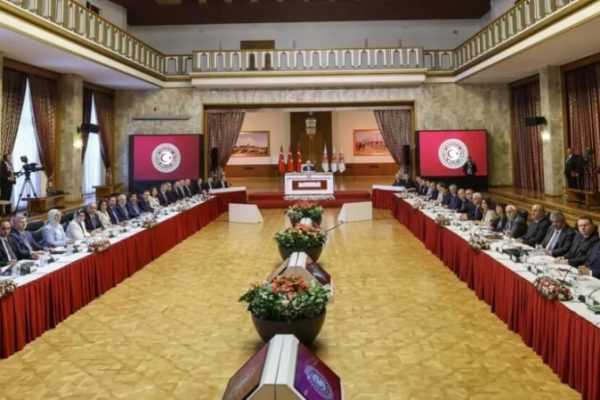 Парламентская комиссия заслушает торговые палаты, профсоюзы и НКО