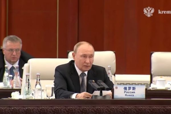 Путин объяснил причины украинского кризиса на заседании ШОС