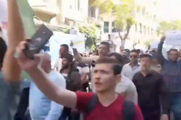 Учителя Алеппо протестуют из-за невыплаченной зарплаты