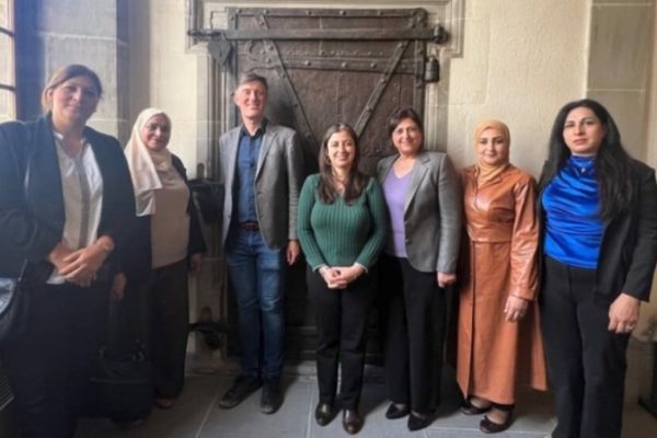 Женская делегация Рожавы в Швейцарии представила систему автономии и женскую революцию