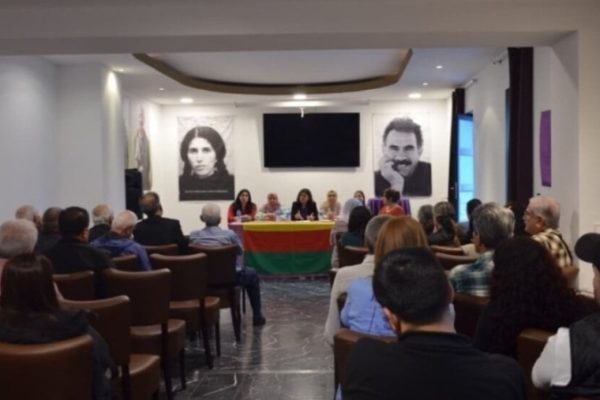 Женская делегация встретилась с курдами в Берлине