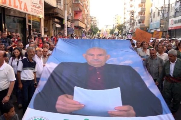 Жители Амеда: мы требуем освобождения Абдуллы Оджалана Жители Амеда, принявшие участие в демонстраци