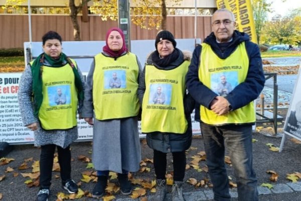 697-я неделя акции «Свободу Оджалану» в Страсбурге: на вахту заступили активисты из Киля