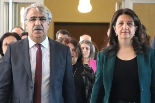 Булдан и Санджар побеседовали о ходе урегулирования с заключенными политиками