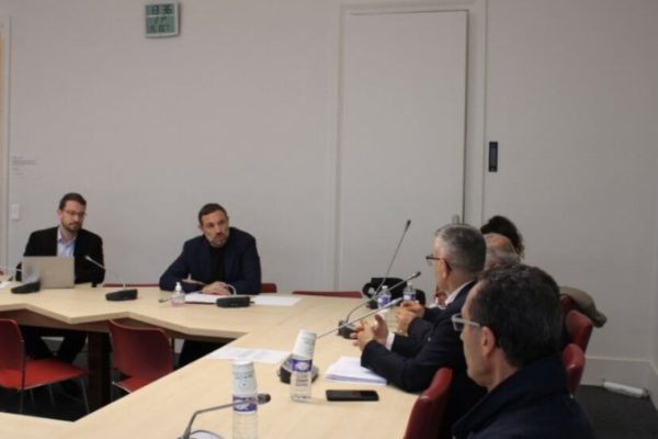 Делегация Автономной администрации проводит встречи с парламентариями в Париже