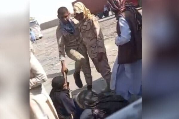 Две пожилые женщины народа белуджей избиты в Иране