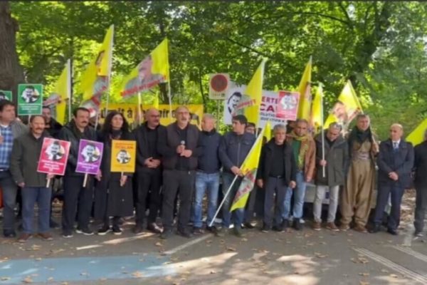 Движение TEV-ÇAND требует освобождения Оджалана на акции в Страсбурге