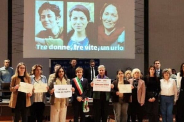 Муниципалитет Фабриано присвоил почётное гражданство трём курдянкам, приговорённым к смерти