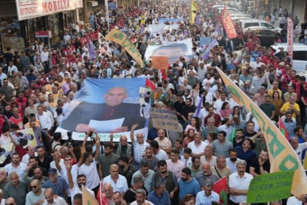 Оптимизм общества трансформируется в революционную свободу