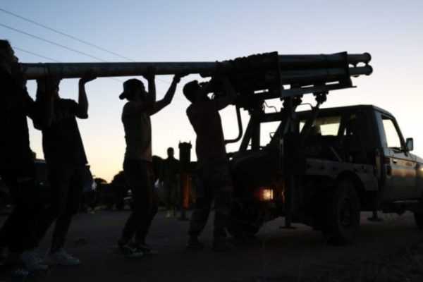 Силы переходного правительства обстреляли Мадждаль, нарушив режим прекращения огня