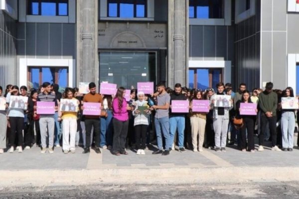 Студенты Университета Кобани вышли на протест из-за убийства Рожин Кабайш