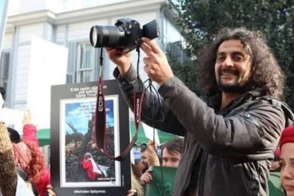 У журналиста Хакана Тосуна констатирована смерть мозга после жестокого нападения