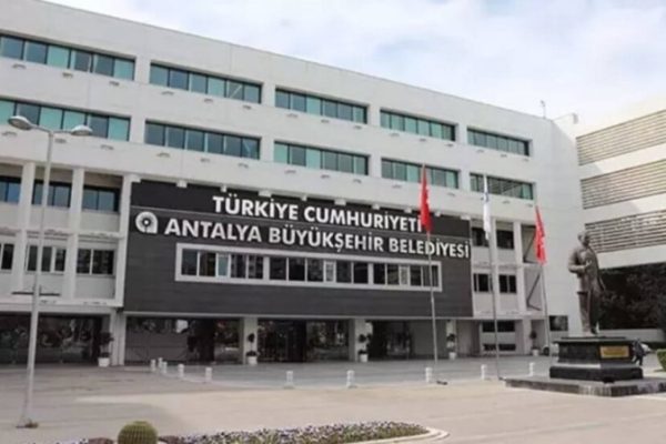 В Анталии по делу о взяточничестве задержаны ещё шесть человек