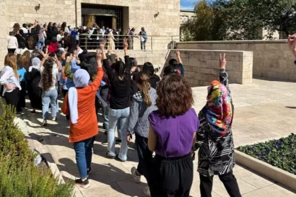 Женский марш достиг Анкары: участницы призвали признать право на надежду и свободу