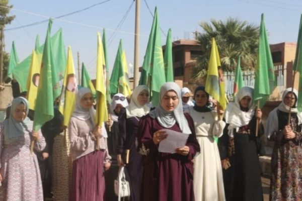 Жительницы Холя требуют реализации права на надежду для Оджалана