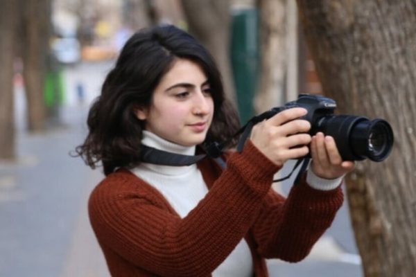 Журналистка Ознур Дегер приговорена к более чем трем годам тюремного заключения