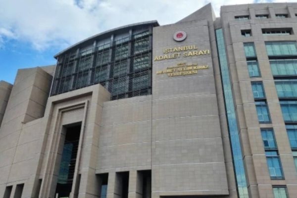 12 человек приговорены к 159 годам заключения – суд Стамбула ставит препоны миру